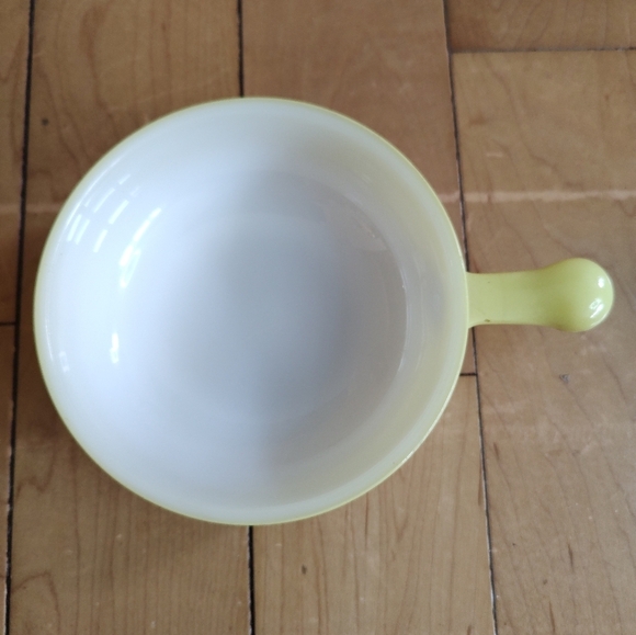 Glasbake Set of 5 Milk Glass Pale Yellow and White Handle Soup Bowls - Picture 5 of 12